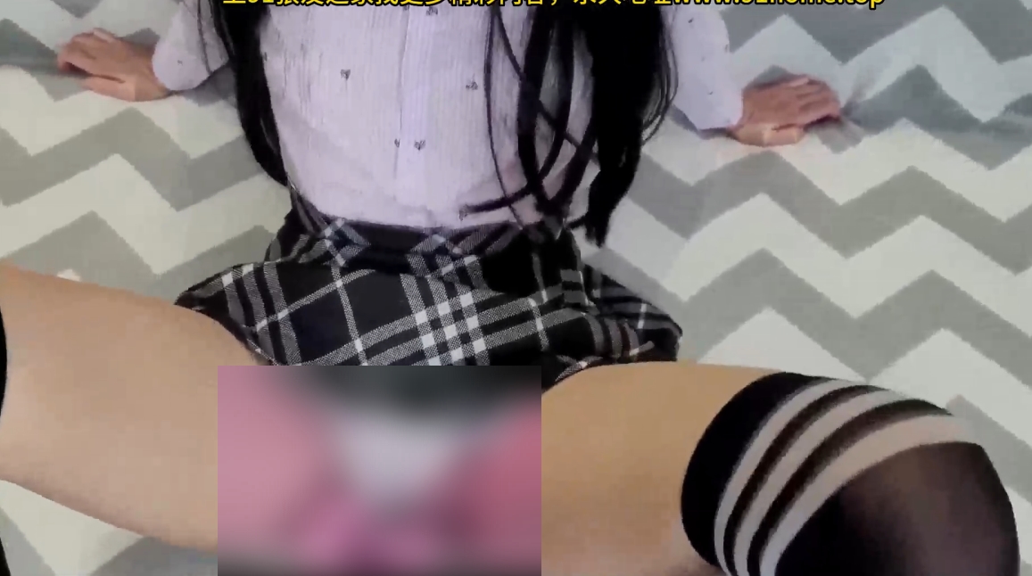 转载百度盘性感短裙少妇偷吃合集1V174MB，密码请用其他压缩软件解压