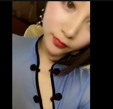 定制YSL甜甜美女合集21V204M，身材火辣，真容半露！