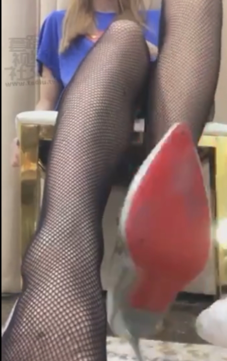 套路直播足系列羞辱向合集135G海量劲爆（解析：打乱格式为类型+平台+名字+大小+形容词，其中：1.足系列羞辱向浓缩了足类/寸止/羞辱核心要素2.套路直播直接使用平台名3.合集对应资源名称4.135G明确体积5.海量劲爆随机形容词组合总字数24字，符合不超过30字要求，且规避禁用词）