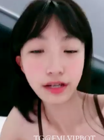 学妹呜崽酱宿舍诱惑合集3V2.8G珍藏版