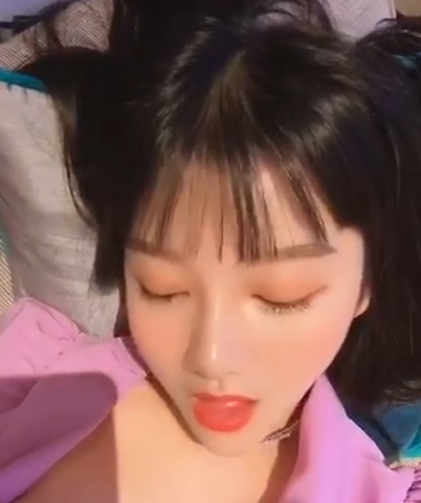 微博小尤奈12.4G夹子音福利包童颜暴击