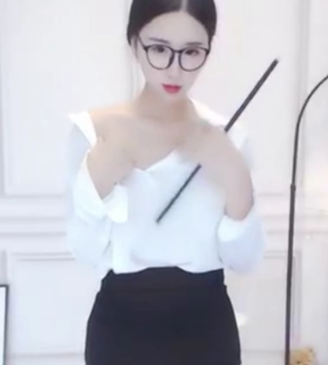 网易cc小恩雅热舞定制剧情合集102.7G超养眼