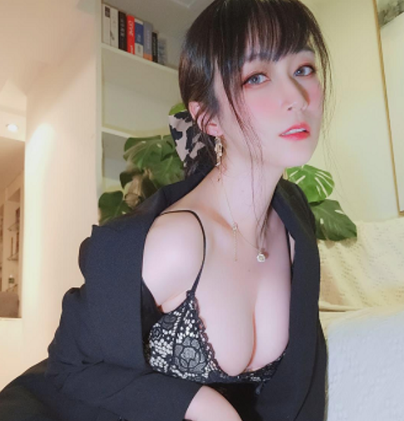 137G白银81coser全系列182期Fantia超诱惑