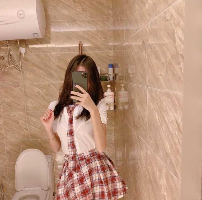 草莓味的软糖樱华jk阳台私拍合集23G微博女神珍藏佳作