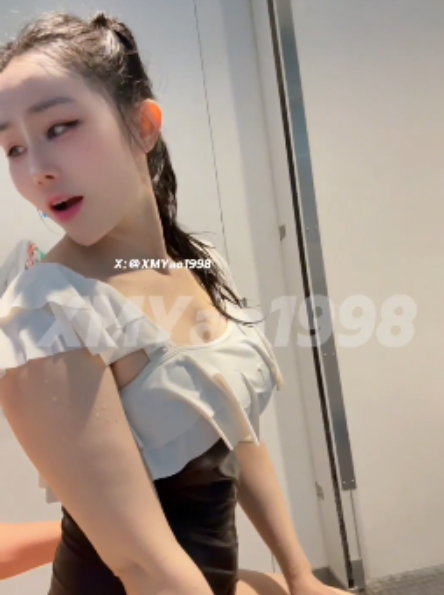 更衣室汐梦瑶泳池新作1v900m超投入