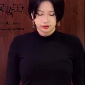 安女王小怪兽手动教学2部推特300M汁液四溅