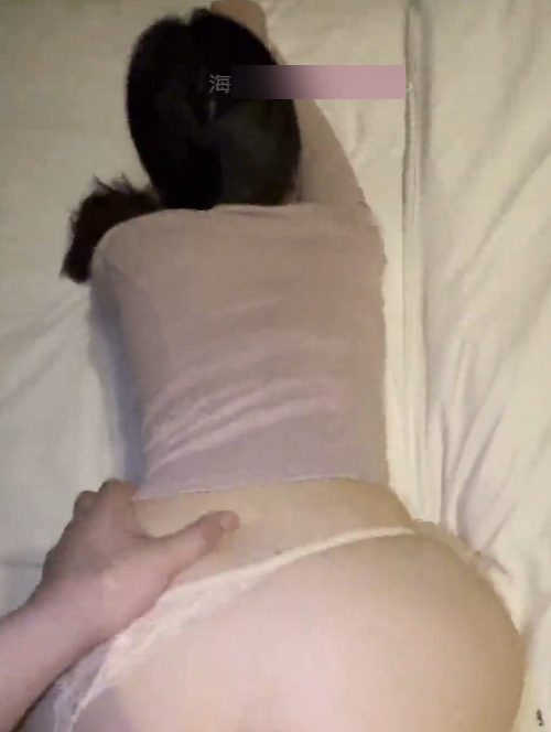 太诱人了小美瑜伽户外推特视频1部437MB