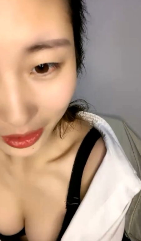 小九九辣妹主播视频合集6部7.1G太诱人了