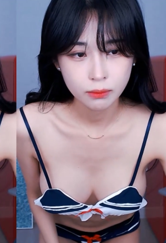 泰熙AF直播内衣秀11部3.6G蜜桃摇