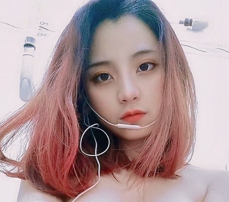 推特yuumeilyn热舞视频合集1314V50.6G童颜大罩杯