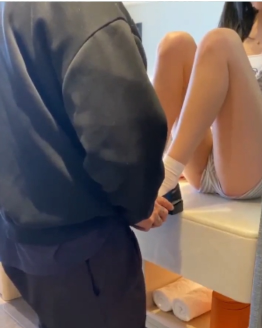 推特双马尾大学生清纯释放2V1.2GB绝赞珍藏