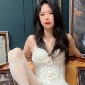 糖心TS妲蔻私拍百部127G绝版展示