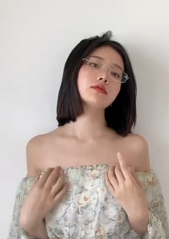 优质资源模特年年104套作品32.7G珍藏版