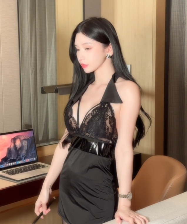 周于希秀人网定制视频合集67部85.6G太火辣了