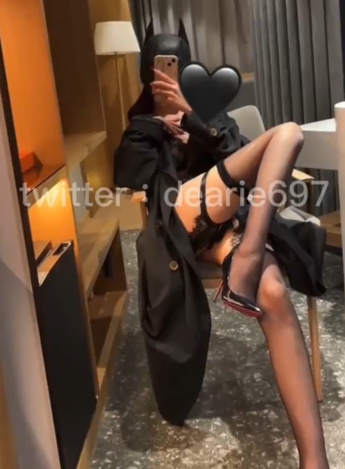 微密圈脸红Dearie优质视图127部22.5G推特展示