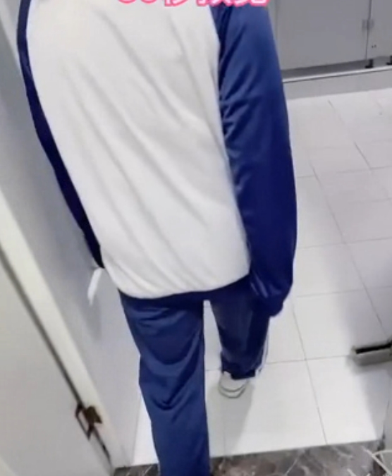 海角晓彤表妹厕所珍藏1V30P500M绝密展示