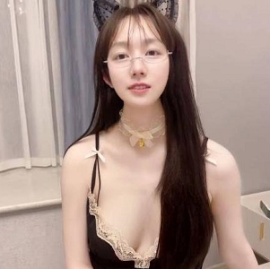 小坦克抖音21部白嫩合集600M苗条妹子新作