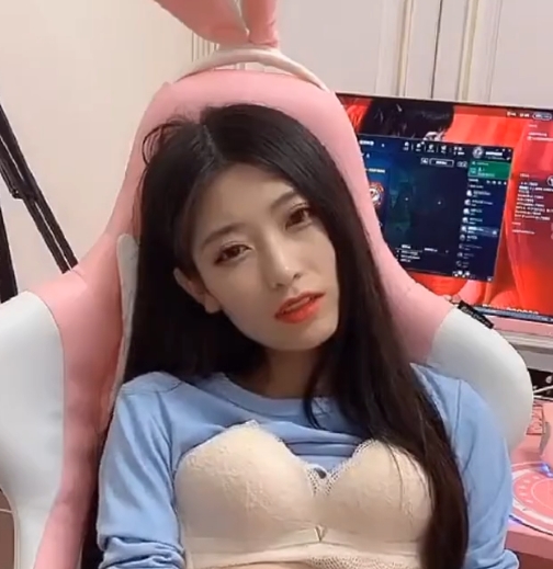 虎牙月月大小姐热舞合辑88V50G太顶了