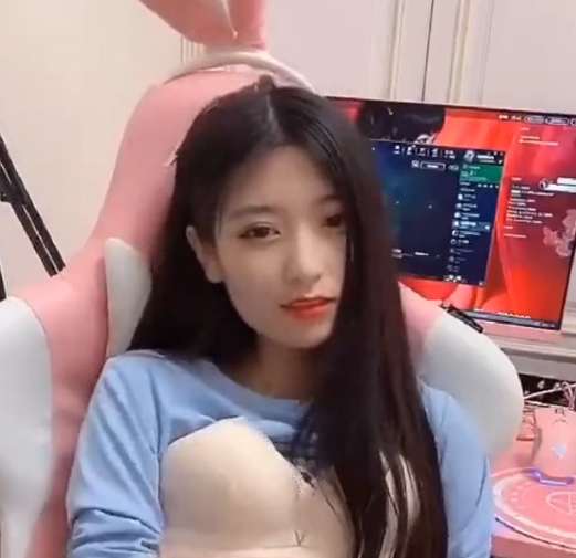 虎牙月月大小姐热舞合辑88V50G太顶了