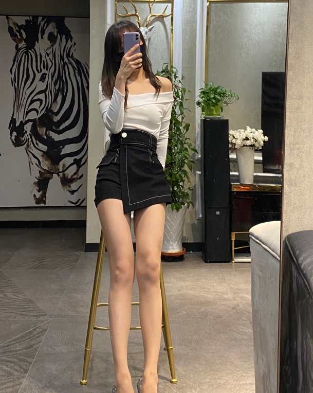 10.7G麋鹿monroeB站美腿作品85套超勾人
