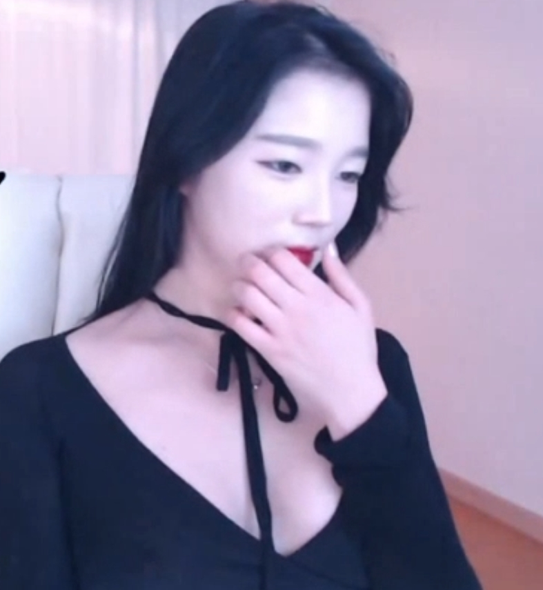40.4G韩网徐艳私人录屏合集太顶了
