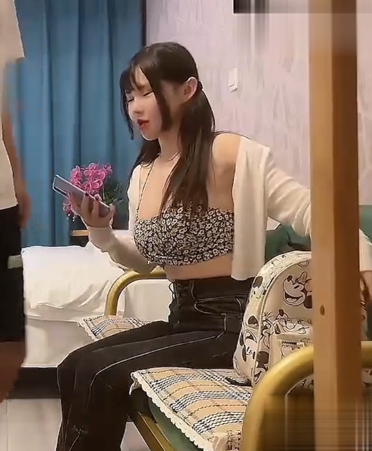 老王传媒合集40.2g师师办公室密事探花视角太惊艳