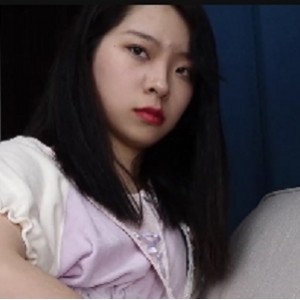 亚美女郎YiYi油亮肉丝嫩足展示1V987M太顶了