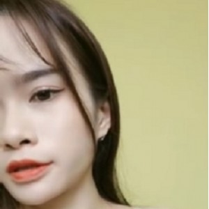 小仙女浓密森林私拍2V7P合集1.18G反差大到惊人