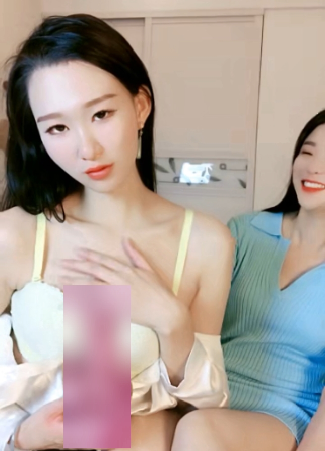百度云优质尤物姐妹花私密视频1部2.12G黑丝互动太撩人
