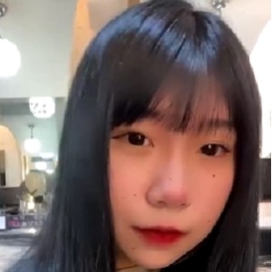闺蜜私拍小美28部热舞视频165M火辣身材太惹火